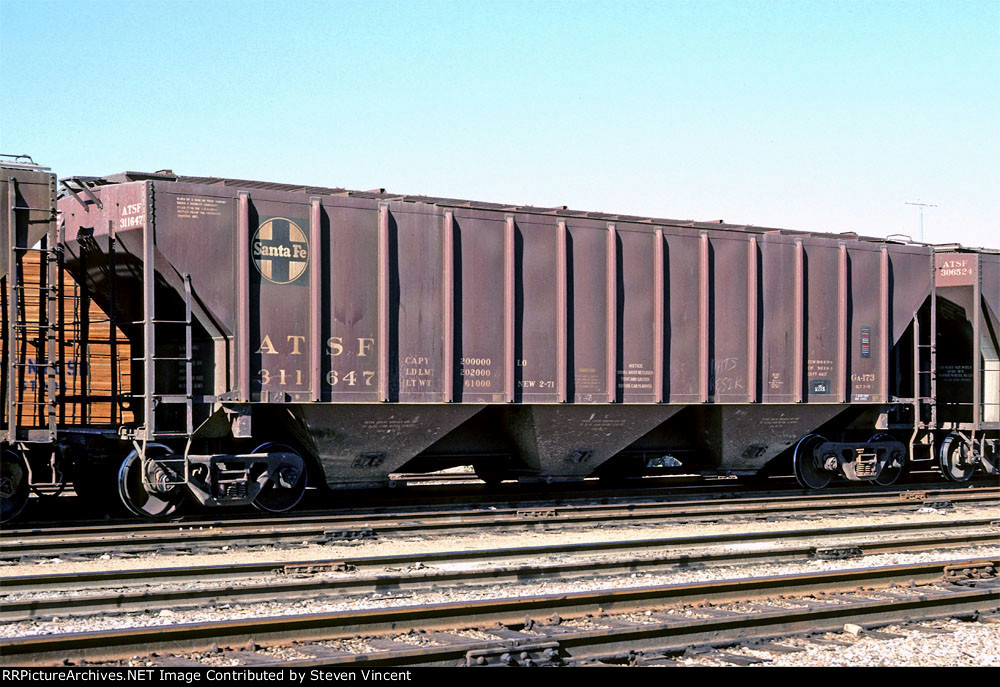 Santa Fe grain hopper ATSF #311647